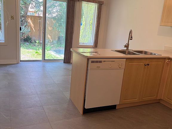 5th image of 5 Brecken Dr