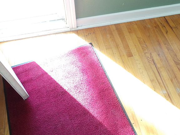 5th image of 320 Columbus St