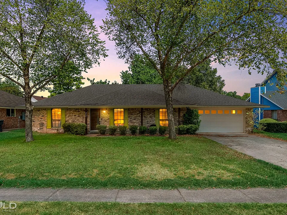 427 Mayfair Dr