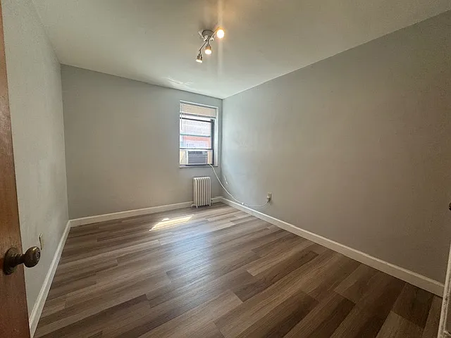 Royal Gardens Apartments — Photo 73