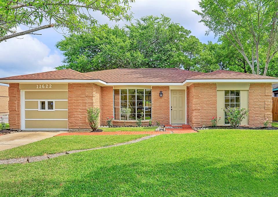 Great home at 11622 Hendon Lane represented by Sara Lyn Nguyen