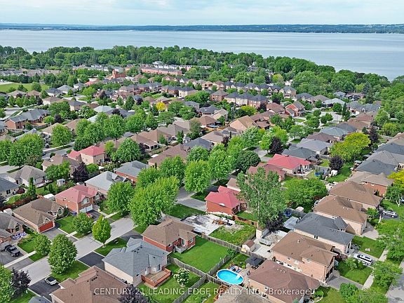 2nd image of 14 Kerfoot Cres