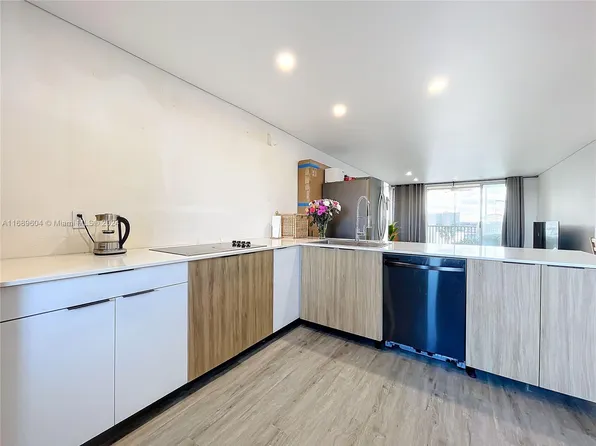 1750 NE 191st St APT 821-3, North Miami Beach, FL 33179