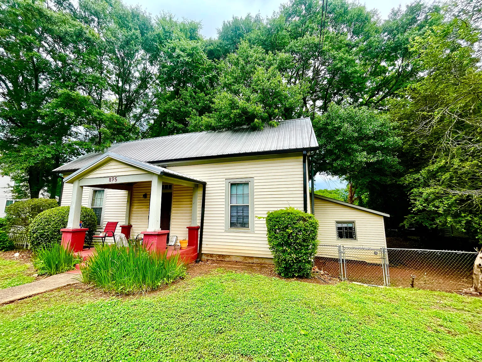4 bed, 1665 sqft, $650 — Photo 1
