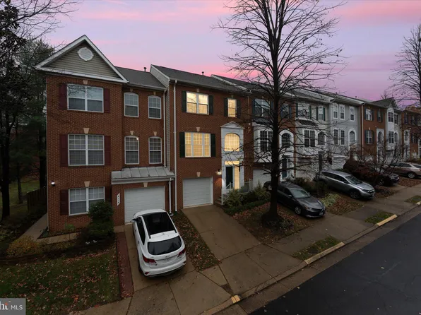 4112 Hazelwood Ct, Fairfax, VA 22030