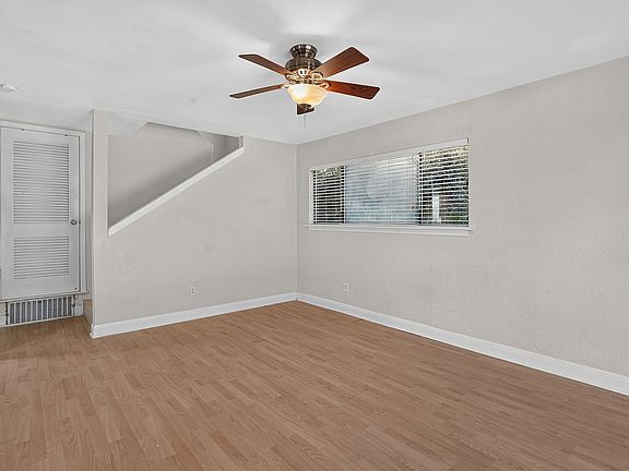 5th image of 902 Meriden Ln #B