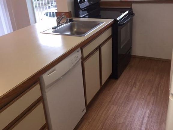 3rd image of 12023 28th Ave NE APT 306