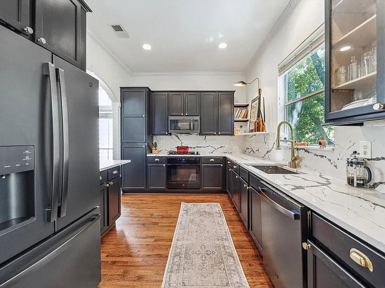 4013 Blossom St — Photo 12