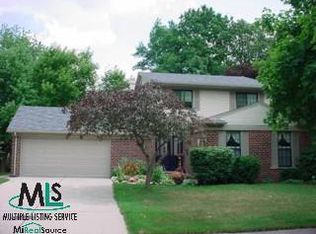 4408 E Tallman Dr, Troy, MI 48085