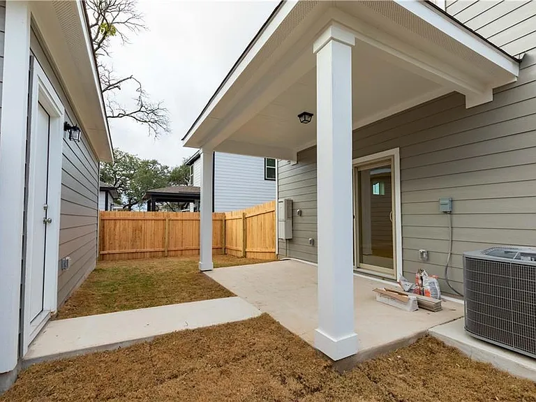 2020 Pecan Island Dr — Photo 19