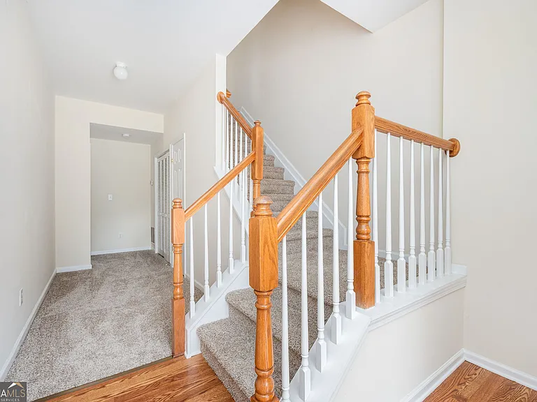 2213 Leicester Way SE — Photo 3
