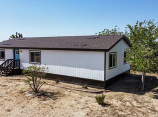 6576 Maricopa Rd, Phelan, CA 92371