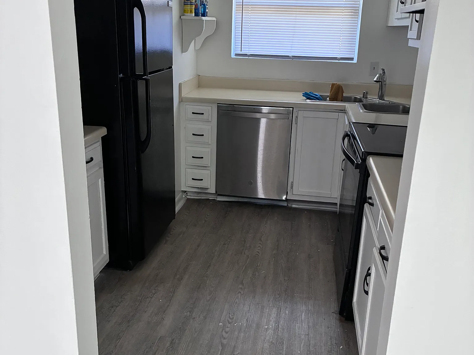 2 bed, 966 sqft, $1,050 — Photo 2