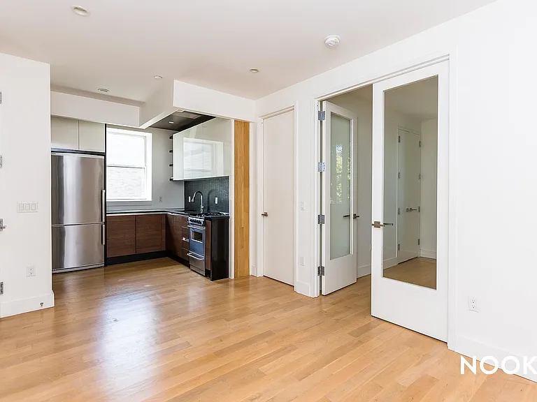 829 Willoughby Ave #2B — Photo 2