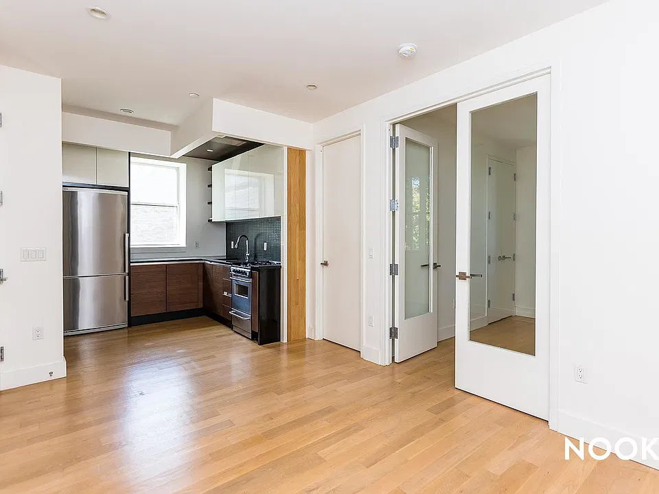 829 Willoughby Ave #1E