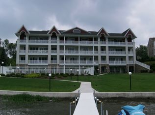 9042 E Hatchery Rd APT 8, Syracuse, IN 46567