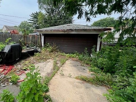 4th image of 10806 S Albany Ave