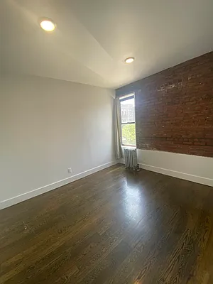 Rented by City Prime Commercial Realty  | media 4