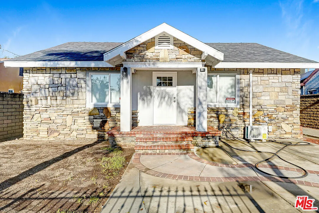 3 bed, 2.0 bath, 1084 sqft, $3,500 — Photo 1