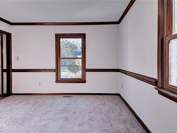 5th image of 136 Vista Dr