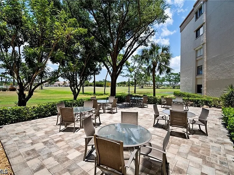 7430 Lake Breeze Dr #402 — Photo 19
