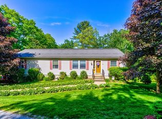 26 Thomas Ave, Northbridge, MA 01534