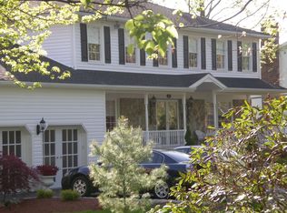 13 Elizabeth Pl, Manalapan, NJ 07726