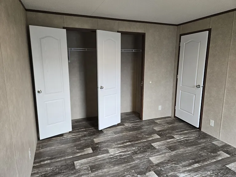 225 Tamara Ln — Photo 16