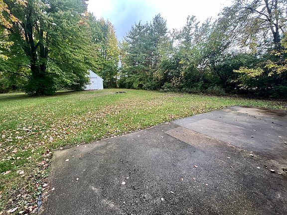 Large yard with barn for storage