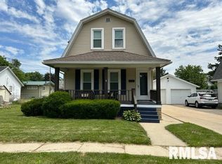 404 S Hall St, Morrison, IL 61270