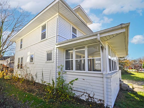 4th image of 1136 Diamond Ave