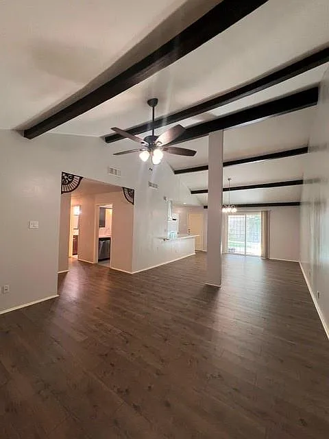 3 bed, 2.0 bath, 1595 sqft, $2,300 — Photo 3