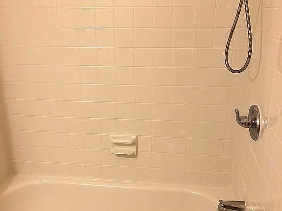 5th image of 8868 Walutes Cir