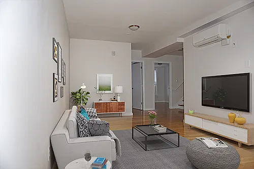 160 Broadway #160 Photo 1