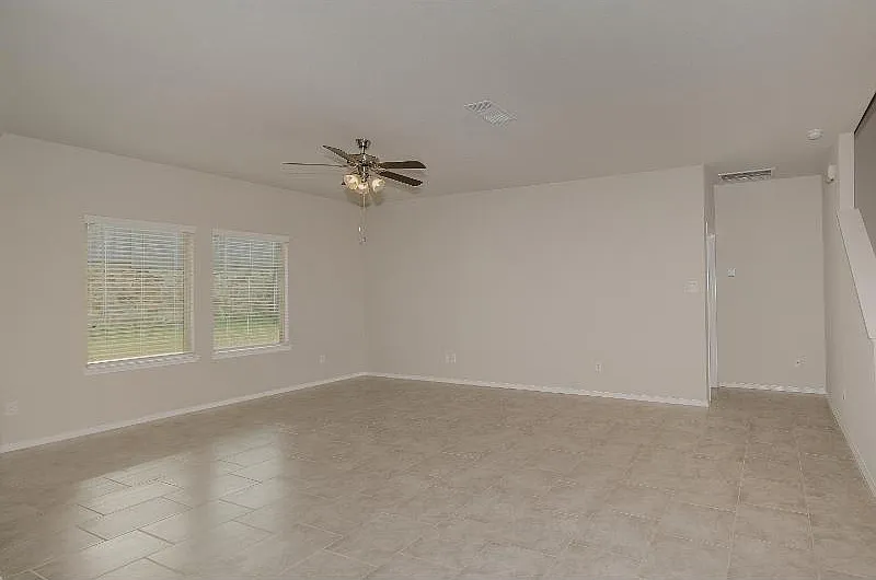 4 bed, 3.0 bath, 2239 sqft, $2,295 — Photo 4