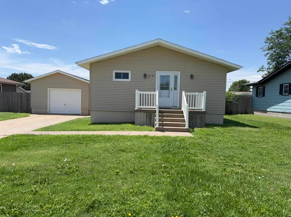 1318 Schwaller Ave, Hays, KS 67601