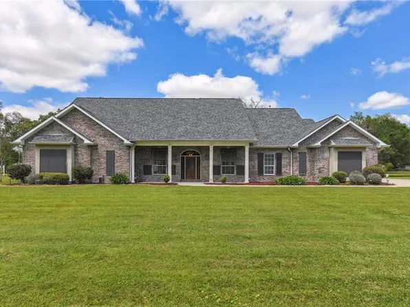 212 Cedar Grove Ln, Belle Chasse, LA 70037