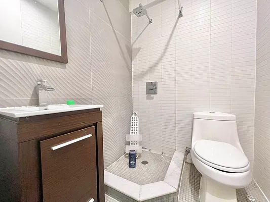 Rented by Doorway NYC, LLC | media 6