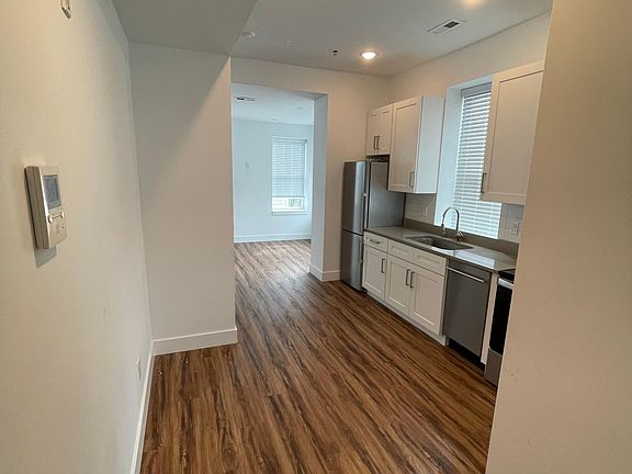 4th image of 2637 W Girard Ave #1