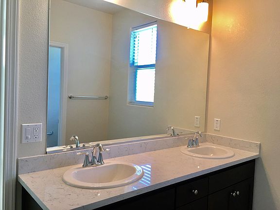 3rd image of 5675 Melodia Cir