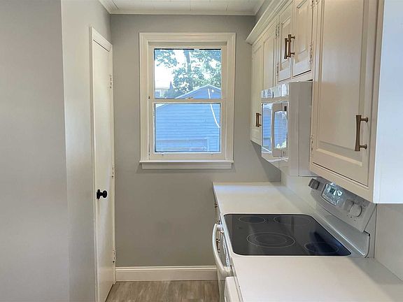 3rd image of 124 Corlies Ave