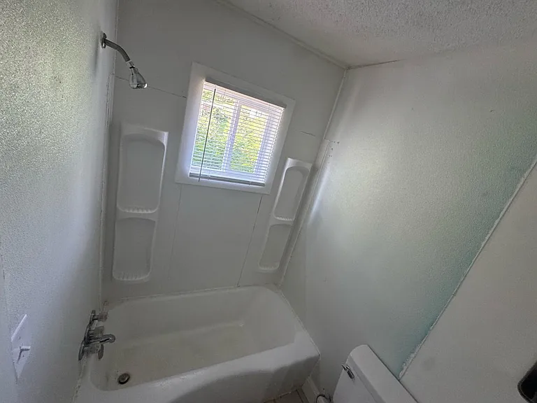 141 Massey St — Photo 7