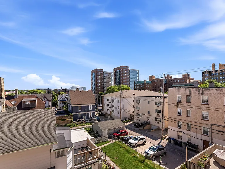 1920 N Farwell Ave #403 — Photo 32