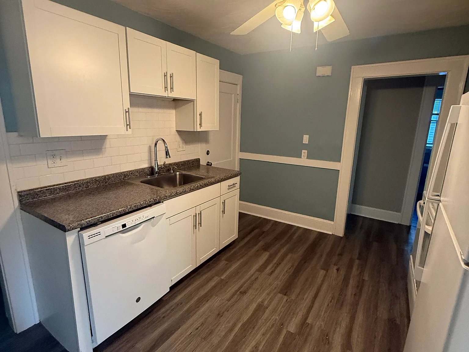 2 bed, 950 sqft, $1,600 — Photo 4