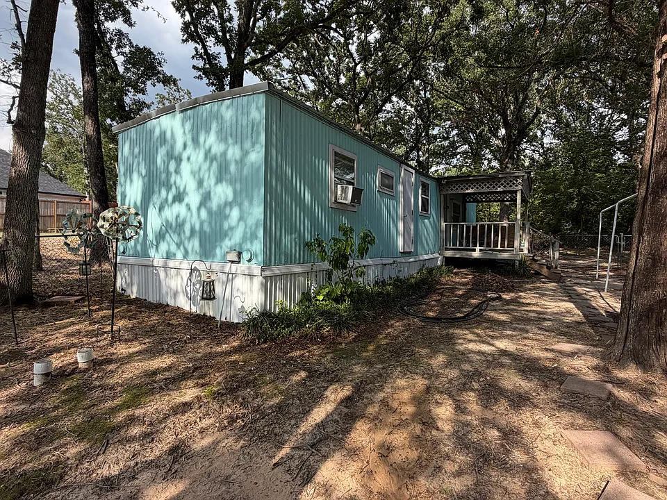 11294 Cedar Dr