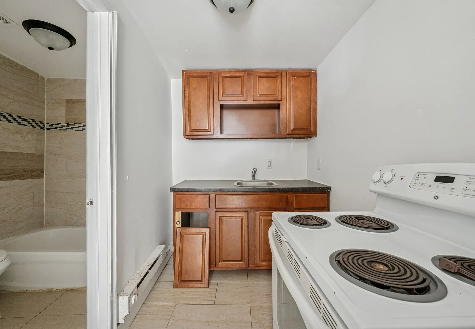 Studio, 600 sqft, $850 — Photo 1