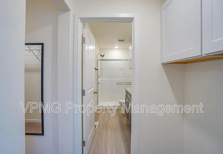 1423 W 16th Ave — Photo 24