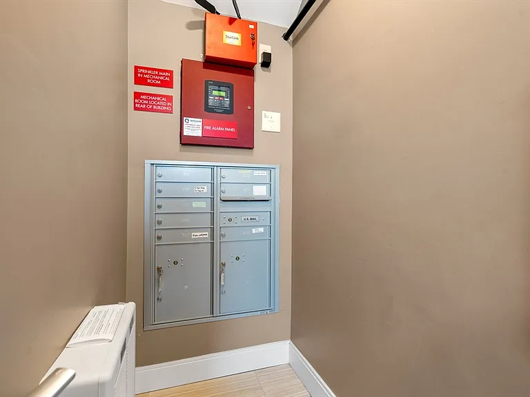 71 Border St #2 — Photo 11