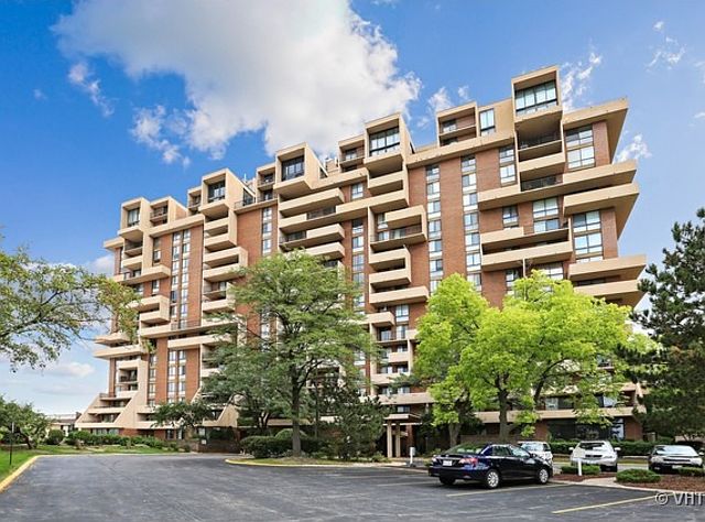 1st image of 465 W Dominion Dr Unit 1202