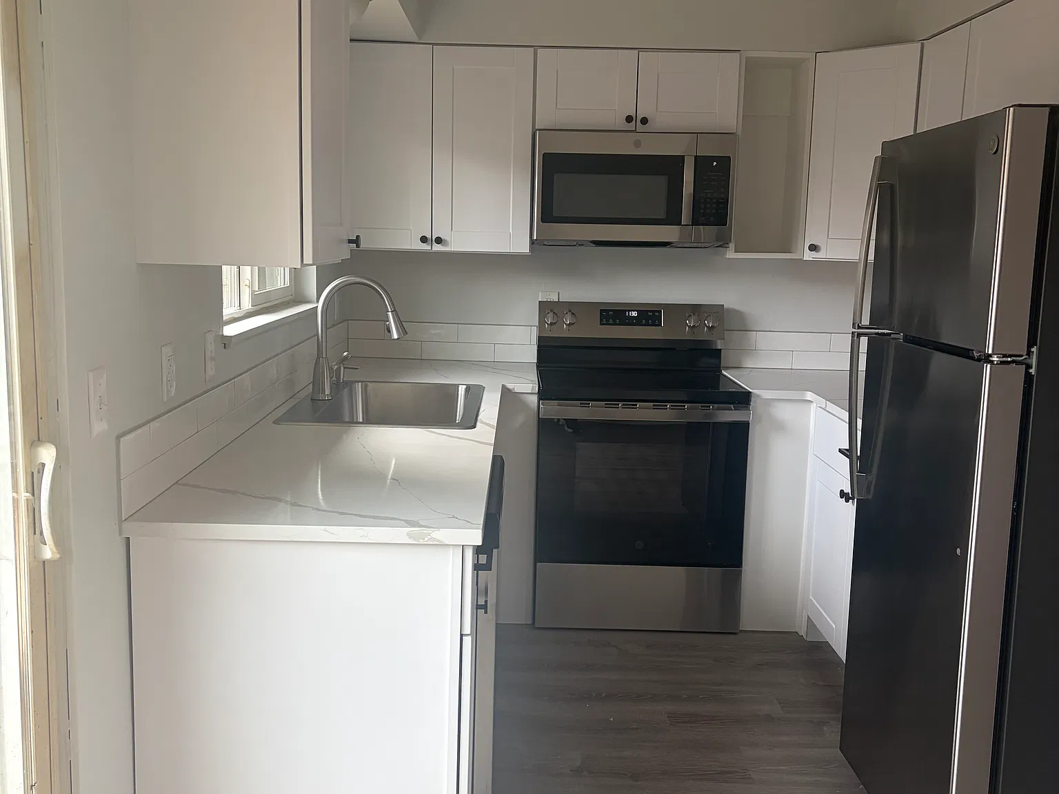 2 bed, 950 sqft, $1,600 — Photo 4
